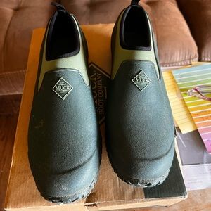 Muck women’s low boot